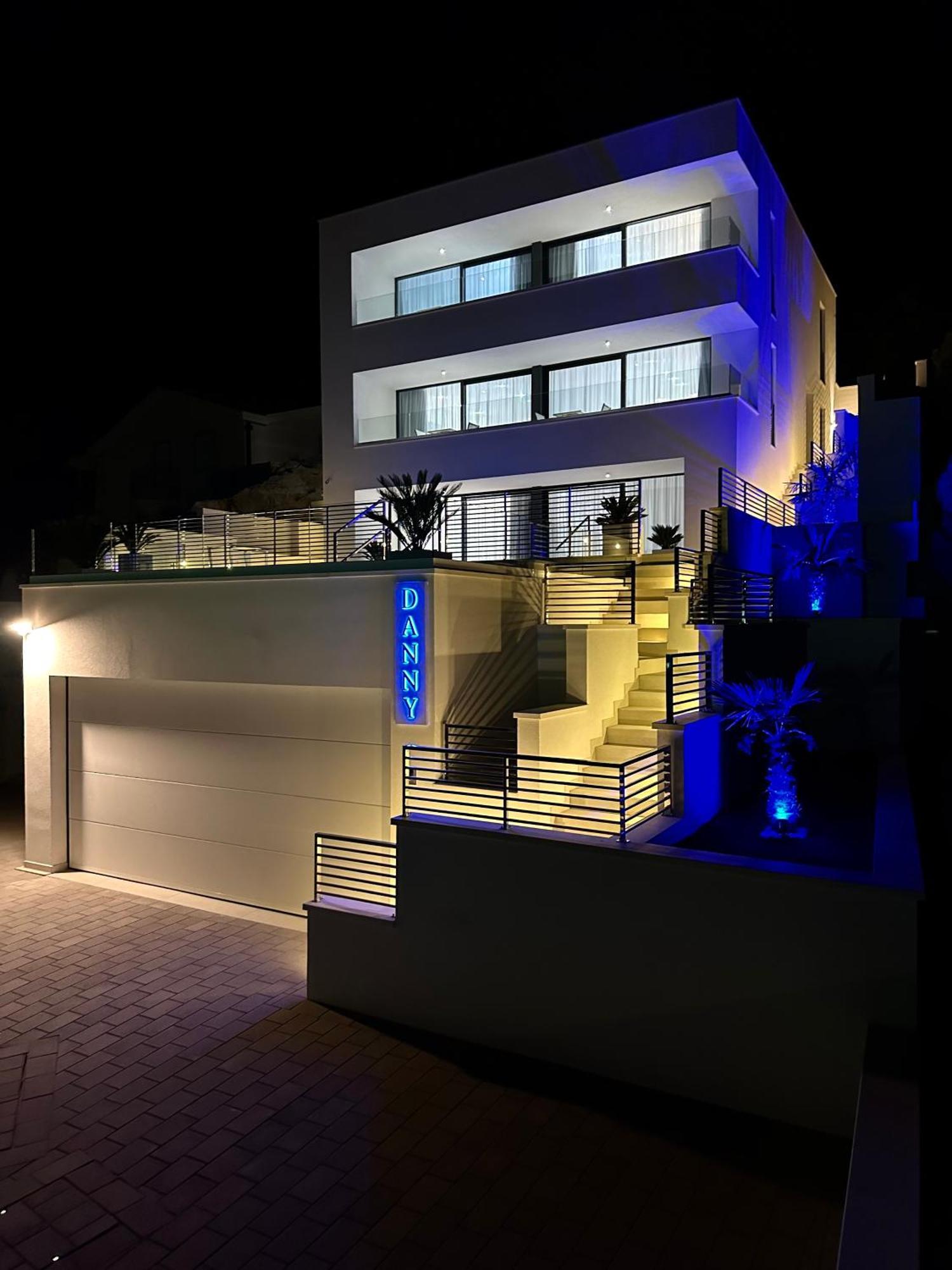 Villa Apartment Danny Baska Voda Exterior photo